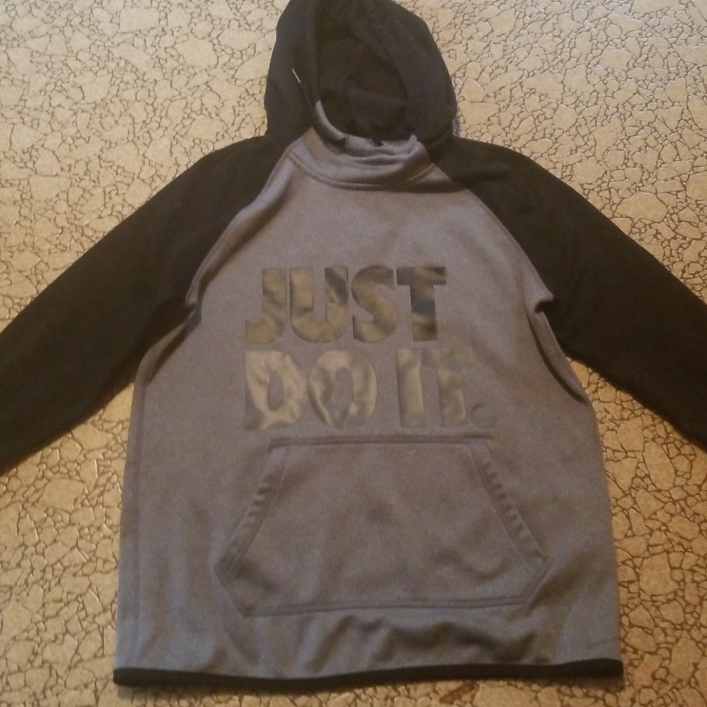 Small Nike sweatshirt womens